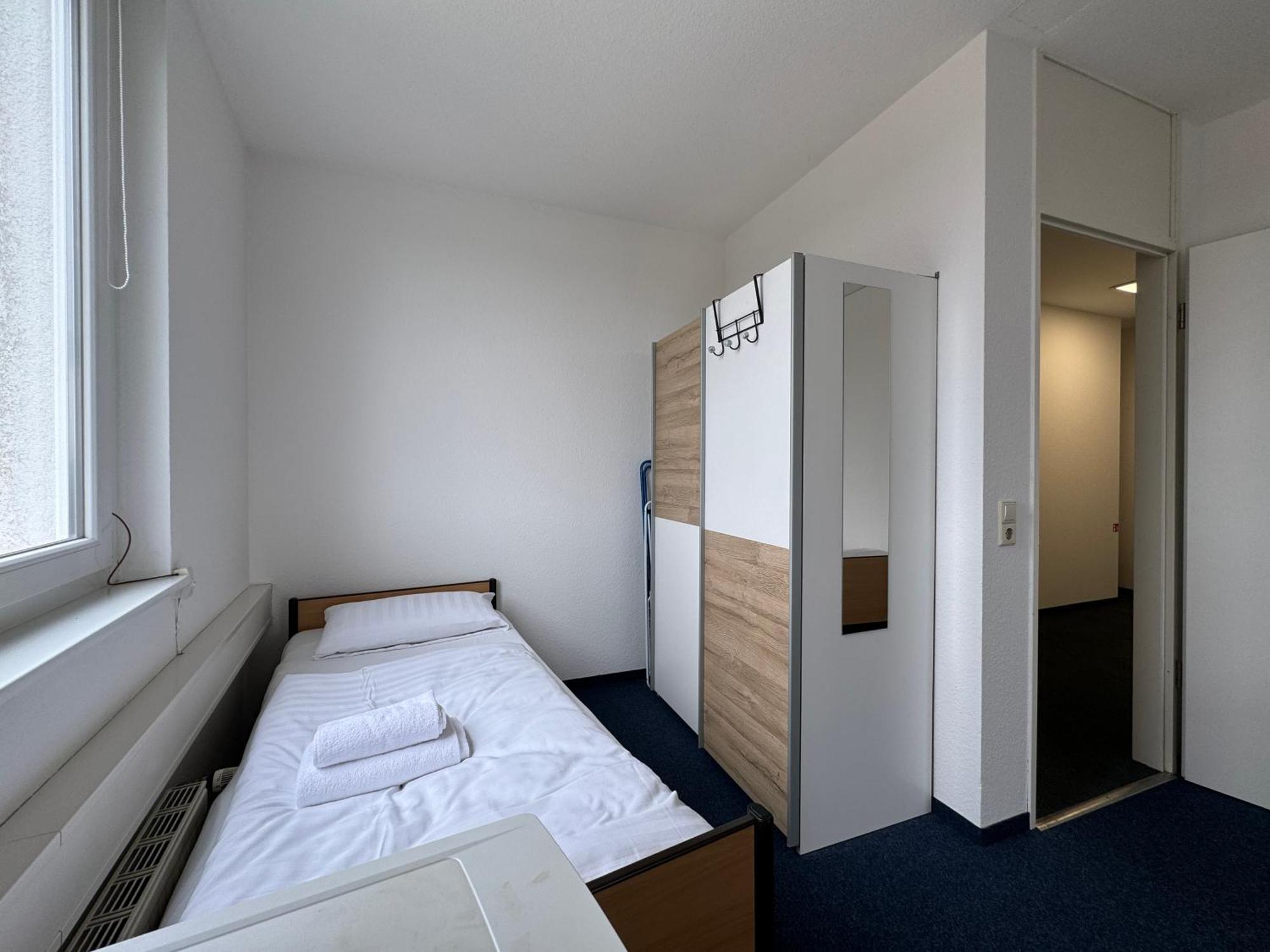 Thuja Apartments Karlsruhe-Neureut By Kurzzeit Exterior photo